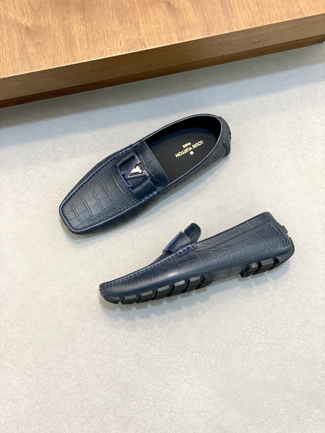 Louis Vuitton Men's Driving Loafers in Leather with Original Design | Size 39-44 6 cmp i1743959380824 727 0 4