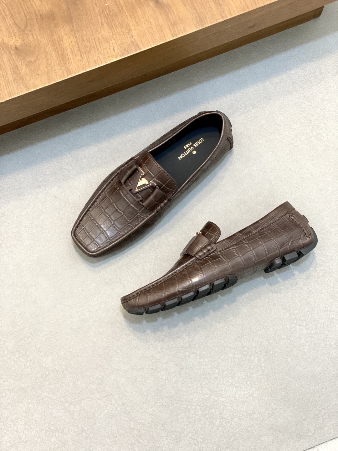 Louis Vuitton Men's Driver Loafers in Brown Croc-Embossed Leather, Size 39-44 6 cmp i1743965735832 5389 0 4