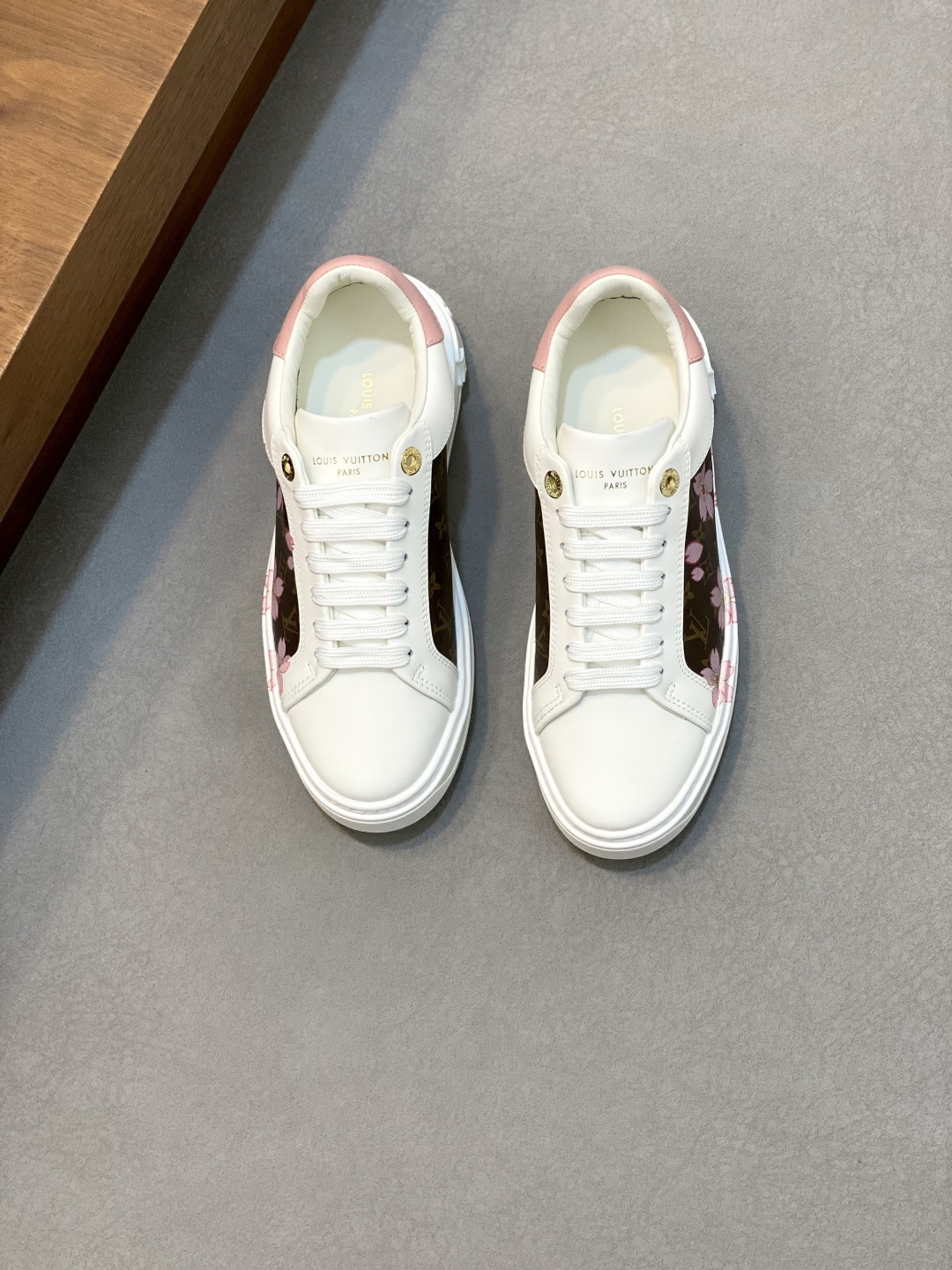 NO:222448,Brand LOUIS VUITTON original color matching, 35-45 couples price, material, new Louis Vuitton style, casual shoes!  Original single-quality Labon craft upper adopts cowhide printed cowhide inner style and fashionable. Simple and atmospheric original LV outsole, Louis Vuitton, louis vuitton, louis vuitton, louis vuitton, cowhide19860909品牌LOUIS VUITTON 颜色原版配色 码数35-45情侣款 价格 材质路易威登新款 休闲鞋！原单品质拉邦工艺鞋面采用牛皮印花牛皮内里版型时尚 简单大气原版LV大底,路易威登,louis vuitton,louis vuitton,louis vuitton,cowhide,Men's shoes