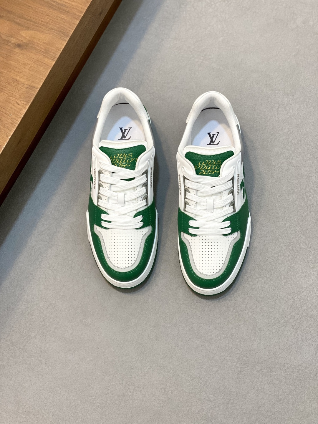 Louis Vuitton Trainer Sneaker White and Green Low-Top Design,Luxury Shoes