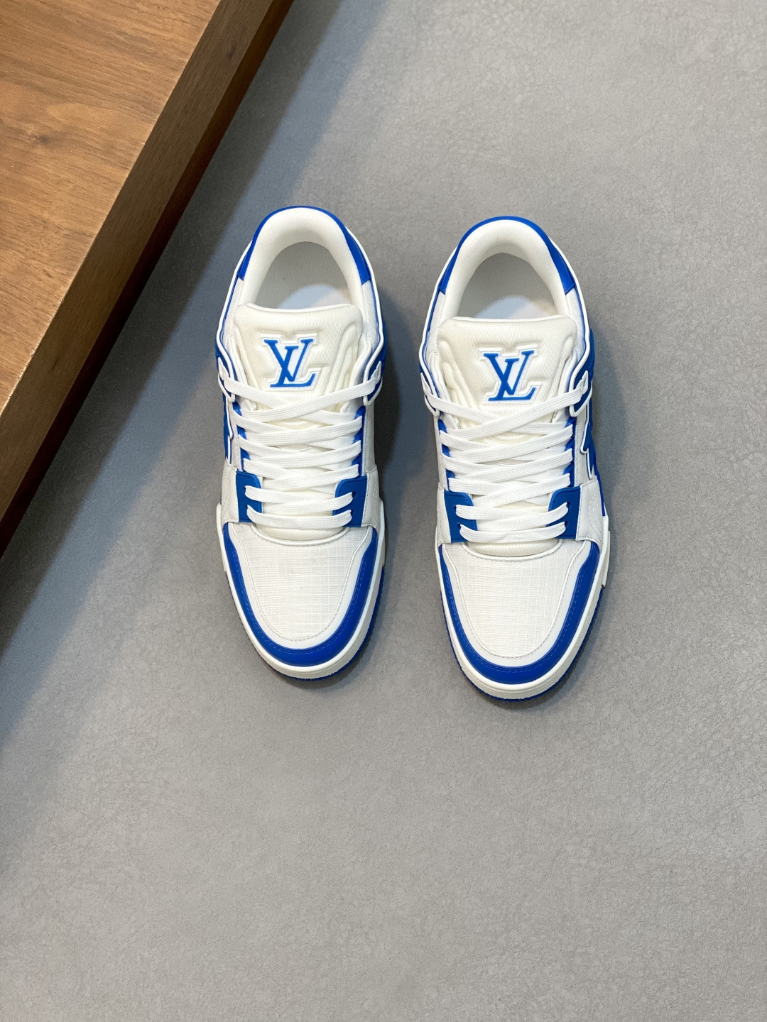 NO:277149,Donkey New Color Men's Trainer Sneaker, This LV Trainer Sneaker is made of calf leather and breathable mesh, presenting a pure tone. The #54 logo on the back traces the brand was born in 1854. The designer handwritten brand logo embellishes one side, designed by virgil abloh himself, a very commemorative sneaker, a new lv Louis Vuitton louis vuitton trainer sneaker low casual sports culture versatile basketball shoes Size39-44 (38.45, order),,louis vuitton,louis vuitton,louis vuitton,louis vuitton,louis vuitton,louis vuitton,louis vuitton,sneakers,cowhide19860909驴家 新配色 男士trainer运动鞋,本款 LV Trainer 运动鞋取材小牛皮配透气网布,呈现纯净色调,后部#54标识追溯品牌诞生于1854年,设计师手写体品牌标识点缀一侧,virgil abloh亲自操刀设计,非常具有纪念价值的一款运动鞋,全新lv路易威登louis vuitton trainer sneaker low休闲运动文化百搭篮球板鞋 Size39-44（38.45、订）,,louis vuitton,louis vuitton,louis vuitton,louis vuitton,louis vuitton,sneakers,cowhide,Men's shoes