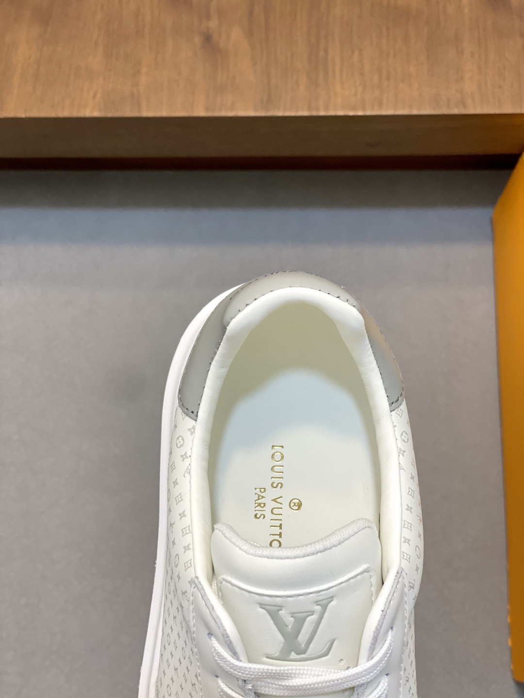 Louis Vuitton Men's White Leather Monogram Sneakers Lace-Up Casual Shoes 8 cmp i1744216729405 6779 0 6