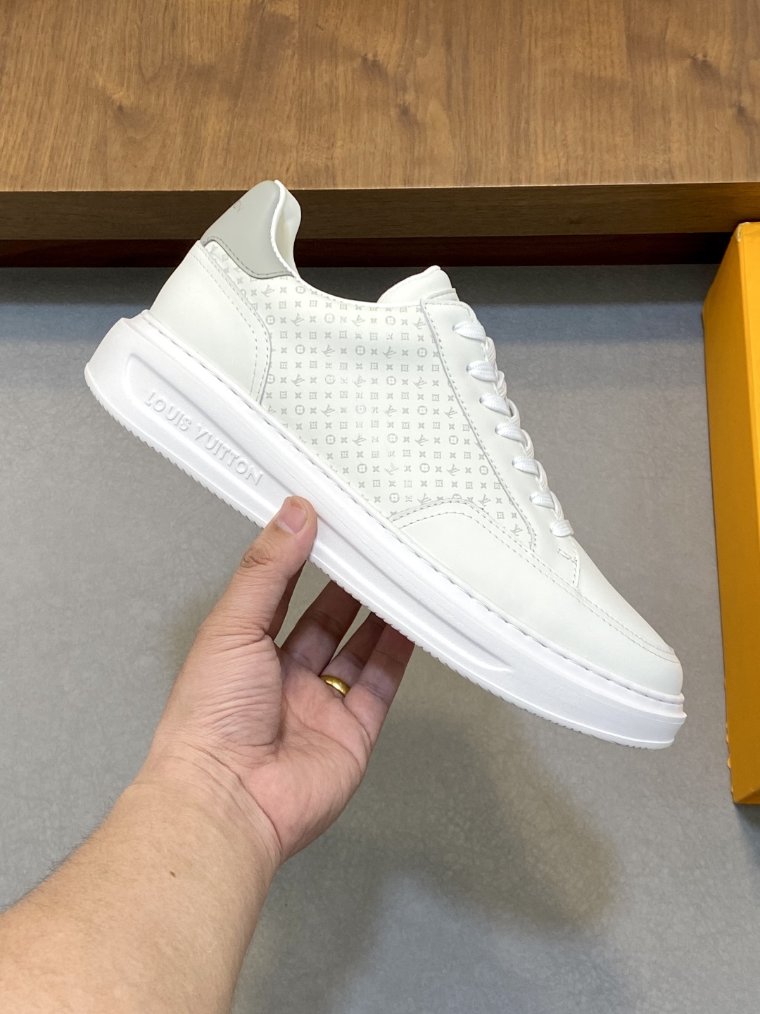 Louis Vuitton Men's White Leather Monogram Sneakers Lace-Up Casual Shoes 5 cmp i1744216862772 625 0 3