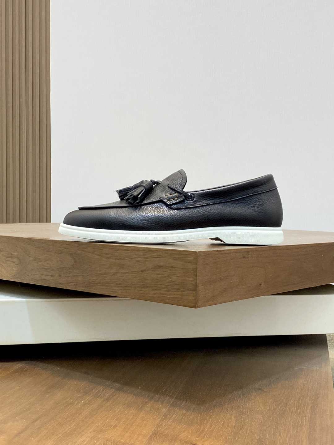 BOSS Men's Leather Loafers with Tassels - Slip-on Style, Comfortable & Breathable 3 cmp i1744217361082 4336 0 1