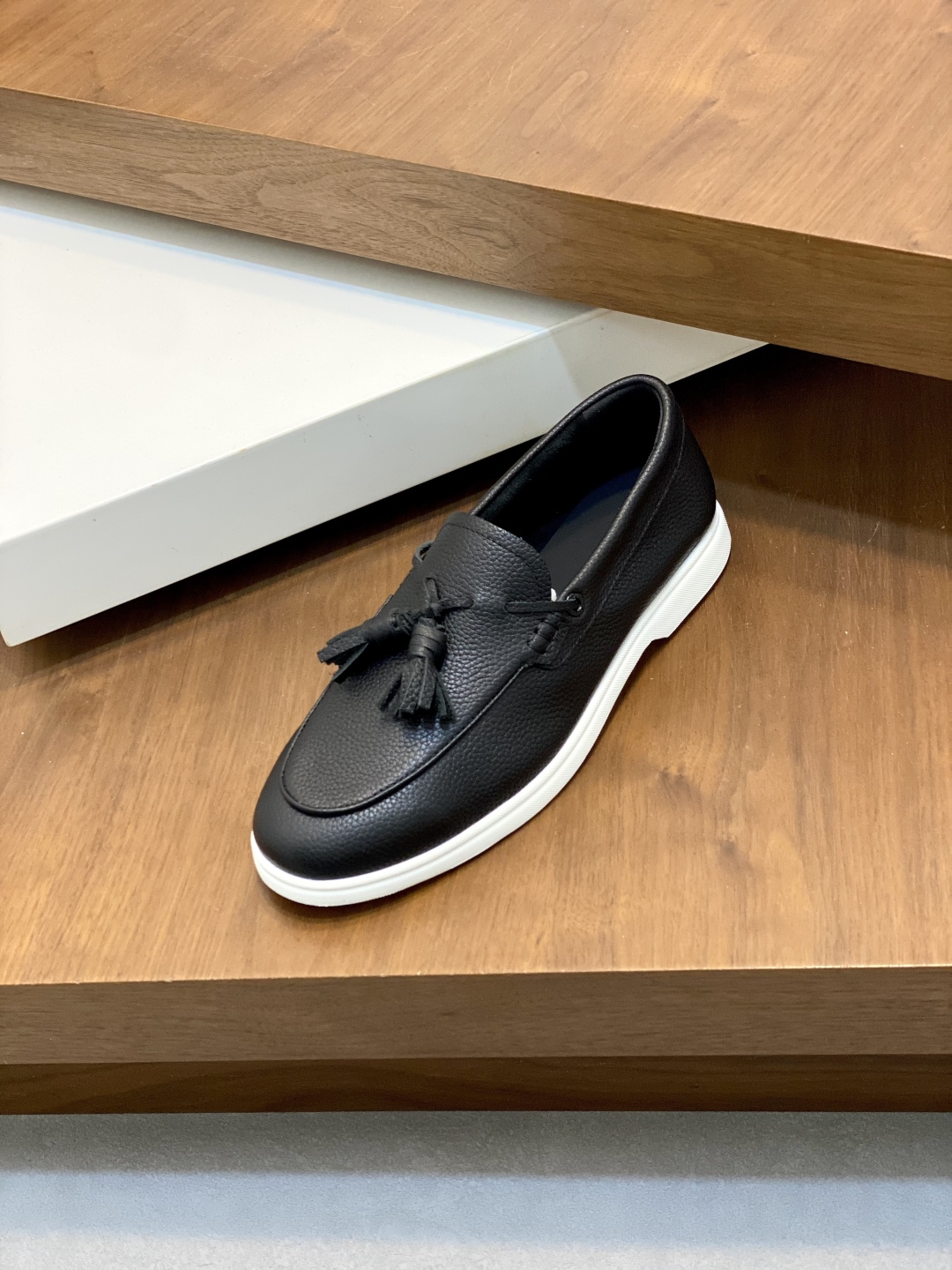 BOSS Men's Black Leather Slip-On Tassel Loafers Comfortable and Breathable 7 cmp i1744217525953 1006 0 5