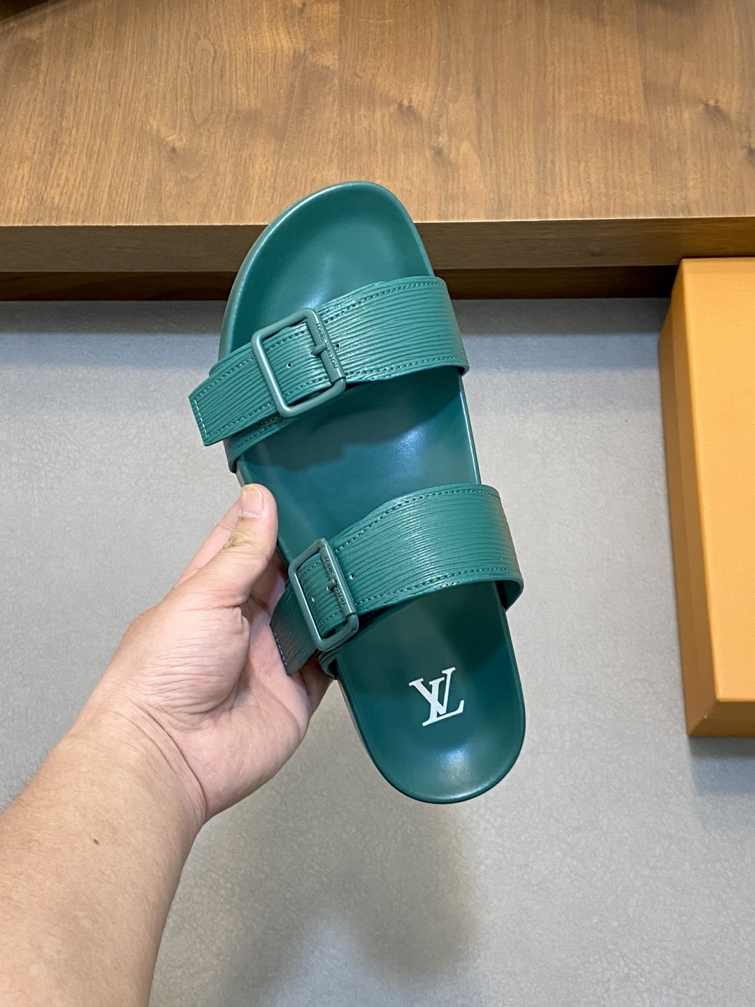 Louis Vuitton Women's Sandals Adjustable Strap Comfort Slides Summer Shoes 5 cmp i1744907085110 6355 0 3