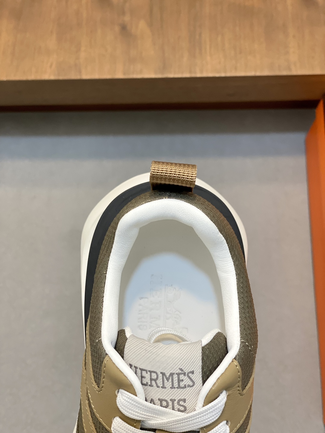 Hermes Haru Color-Block Leather Derby Shoes Chunky Sole Lace-Up Sneakers 8 cmp i1744998786708 8434 0 6