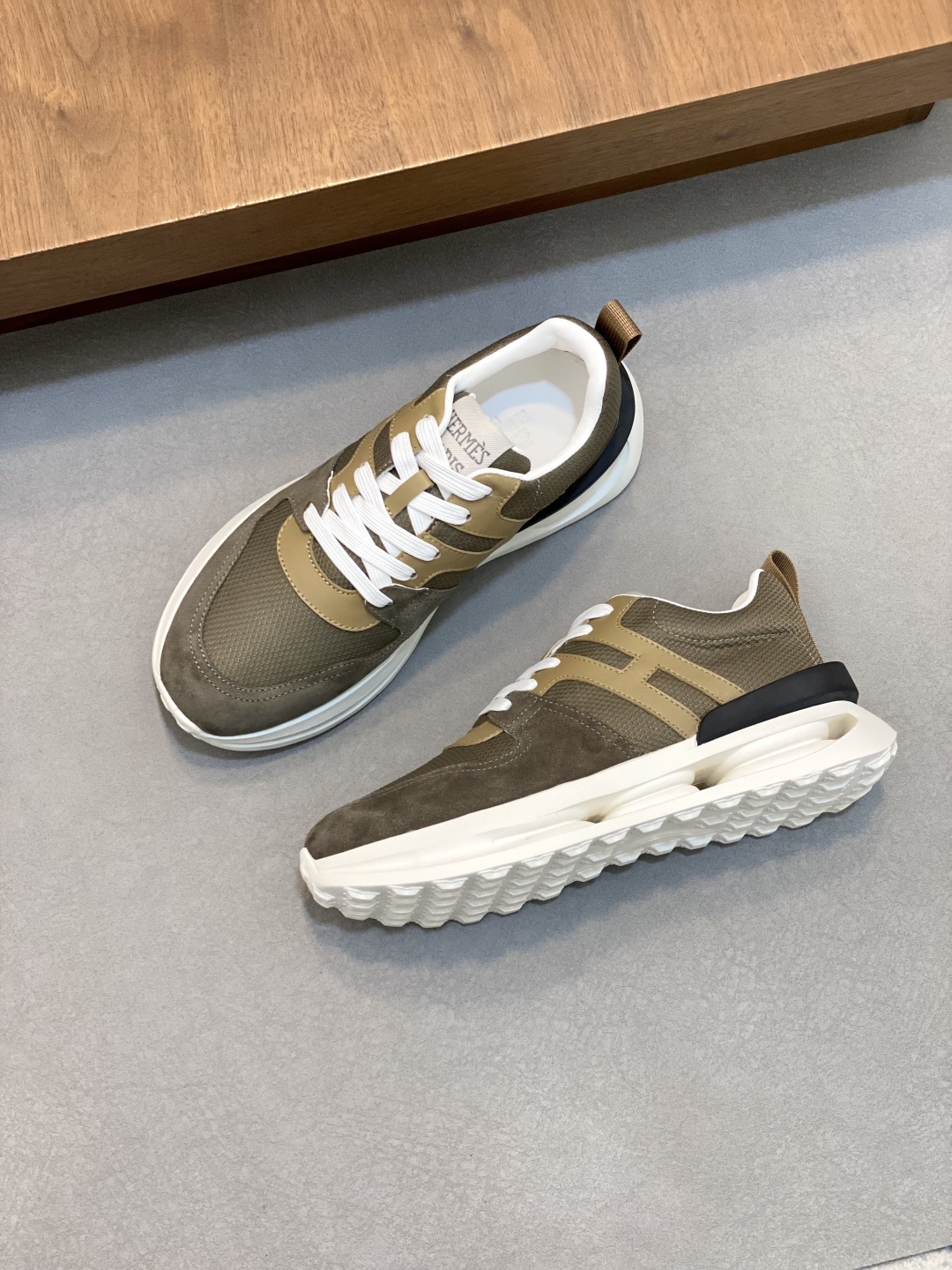 Hermes Haru Color-Block Leather Derby Shoes Chunky Sole Lace-Up Sneakers 6 cmp i1744998786713 6761 0 4