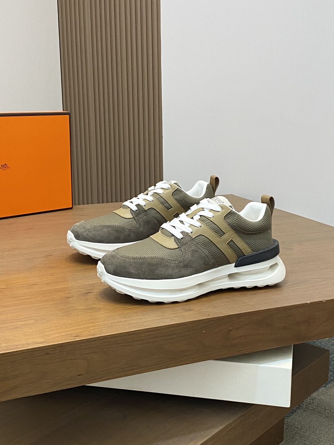 Hermes Haru Color-Block Leather Derby Shoes Chunky Sole Lace-Up Sneakers 4 cmp i1744998833136 5417 0 0