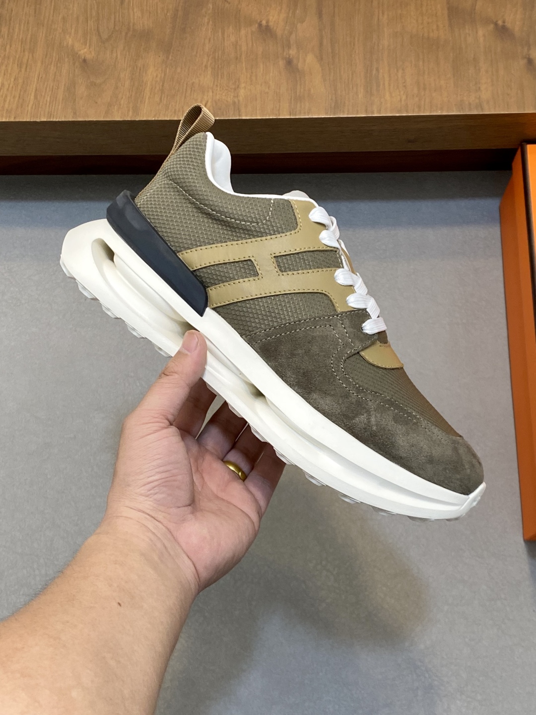 Hermes Haru Color-Block Leather Derby Shoes Chunky Sole Lace-Up Sneakers 5 cmp i1744999003070 9108 0 3