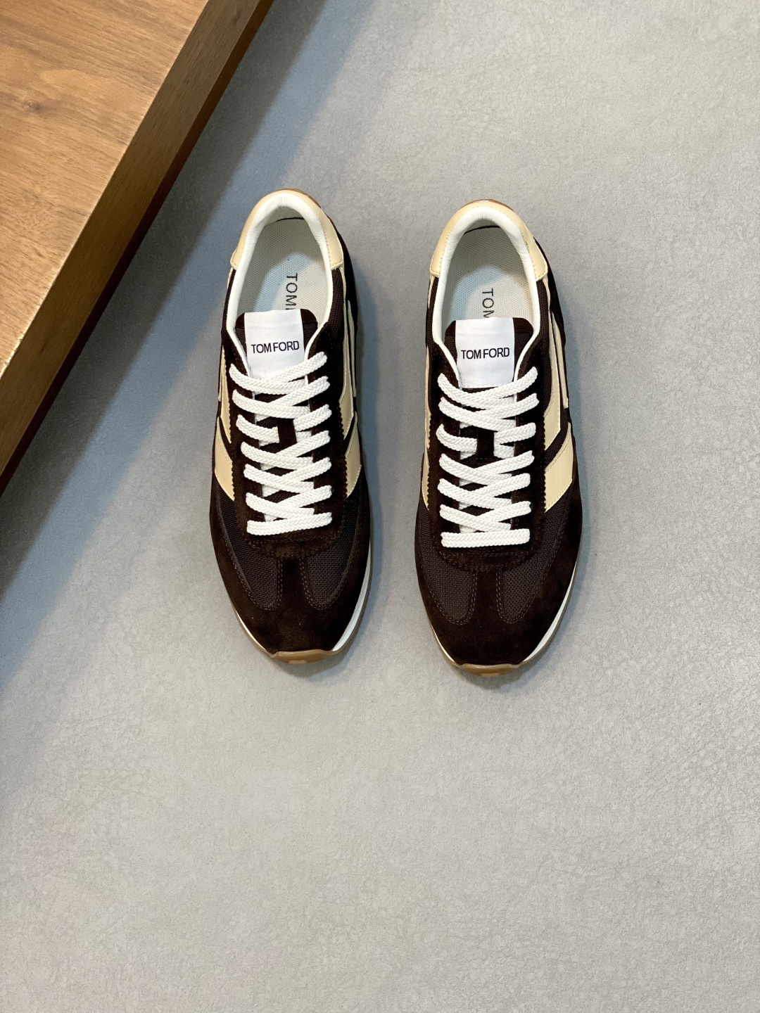 NO:338748,Brand TOM FORD Color original color matching Number 39-44 Custom made 38.45. Price Material Tom & Ford ~ ​​Latest model Men's casual shoes High-end Original 1:1 Top-notch fashion trend details are impeccable using imported cowhide to make cowhide, foot pad feel comfortable and superior quality original replica outsole, Tom Ford, cowhide19860909品牌TOM FORD 颜色原版配色 码数39-44定做38.45. 价格 材质汤姆&福特～最新款 男士休闲鞋 高端 原单1:1顶级货时尚潮流细节无可挑剔采用进口牛皮拼接制作牛皮 垫脚脚感舒适品质优越原版复刻大底,汤姆·福特,tom ford,cowhide,Men's shoes