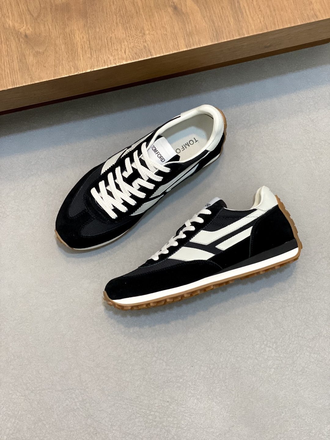 TOM FORD Men's Low-Top Retro Sneakers - Stylish Casual Shoes, Size 39-44 6 cmp i1745037965635 6044 0 4