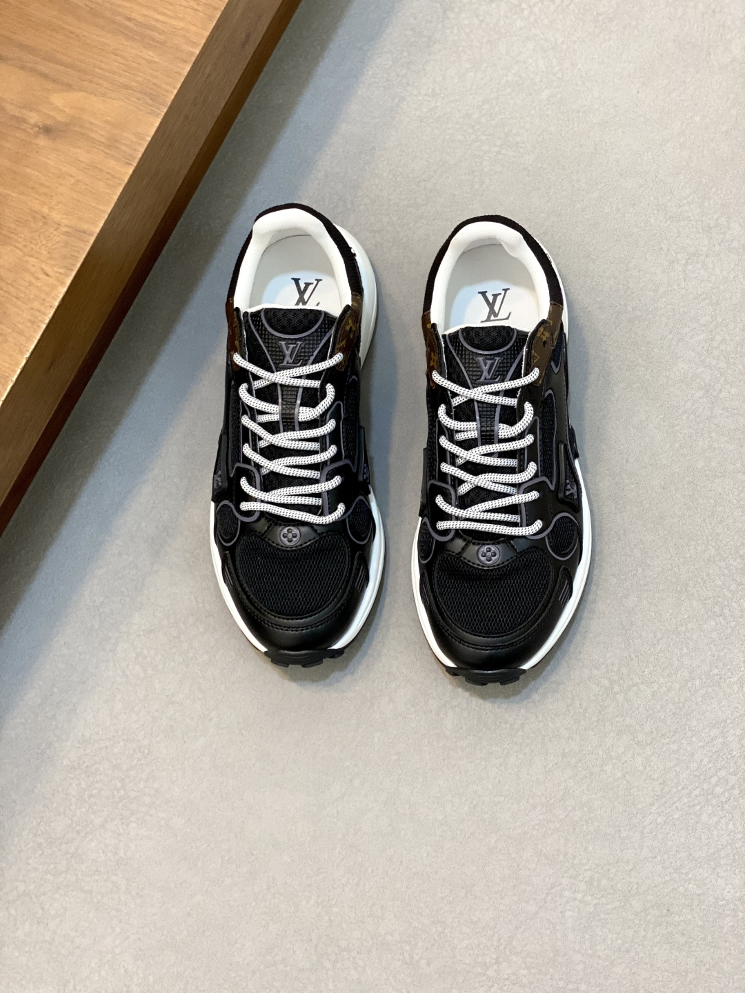 NO:338084,Brand LOUIS VUITTON original color matching code number 35-45 customized 45 price material Louis Vuitton new style men casual shoes!  High-quality Labon craft upper is made of cowhide with original material LV Comfortable breathable mesh cloth Neli mesh cloth footbed style Simple and atmospheric LV original outsole, Louis Vuitton, louis vuitton, louis vuitton, louis vuitton, louis vuitton, cowhide19860909品牌LOUIS VUITTON 颜色原版配色 码数35-45定做45 价格 材质路易威登新款 男士 休闲鞋！高品质拉邦工艺鞋面采用牛皮搭配原版材质LV 舒适透气网布内里网布垫脚版型时尚 简单大气LV原版大底,路易威登,louis vuitton,louis vuitton,louis vuitton,cowhide,Men's shoes