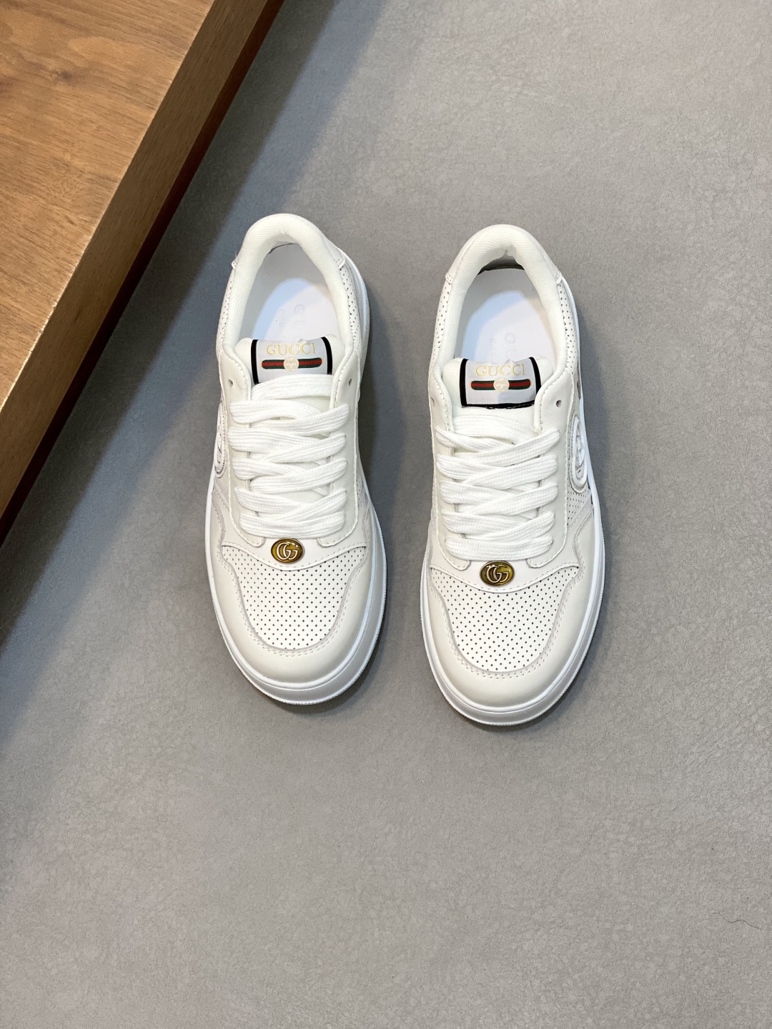 Gucci Leather Sneakers with Embroidered Logo - Premium Quality 2 cmp i1745253936758 9421 0 0