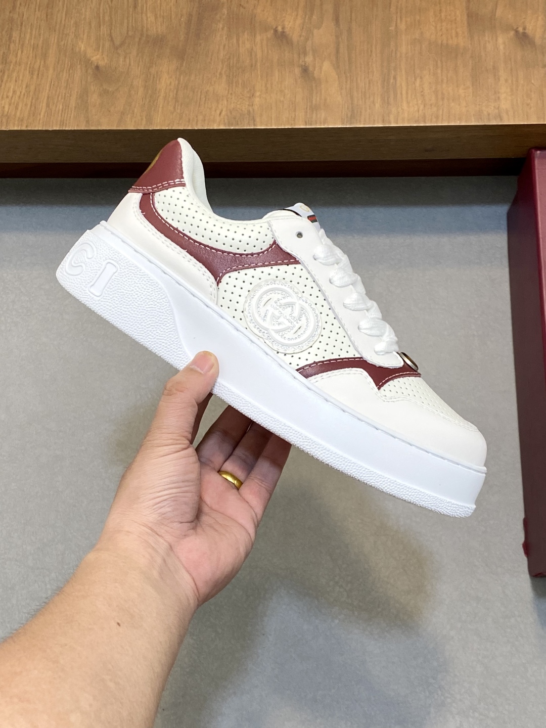 Gucci Leather Low-Top Sneakers, Women's Fashionable Athletic Shoes Size 39-44 5 cmp i1745253970914 4129 0 3