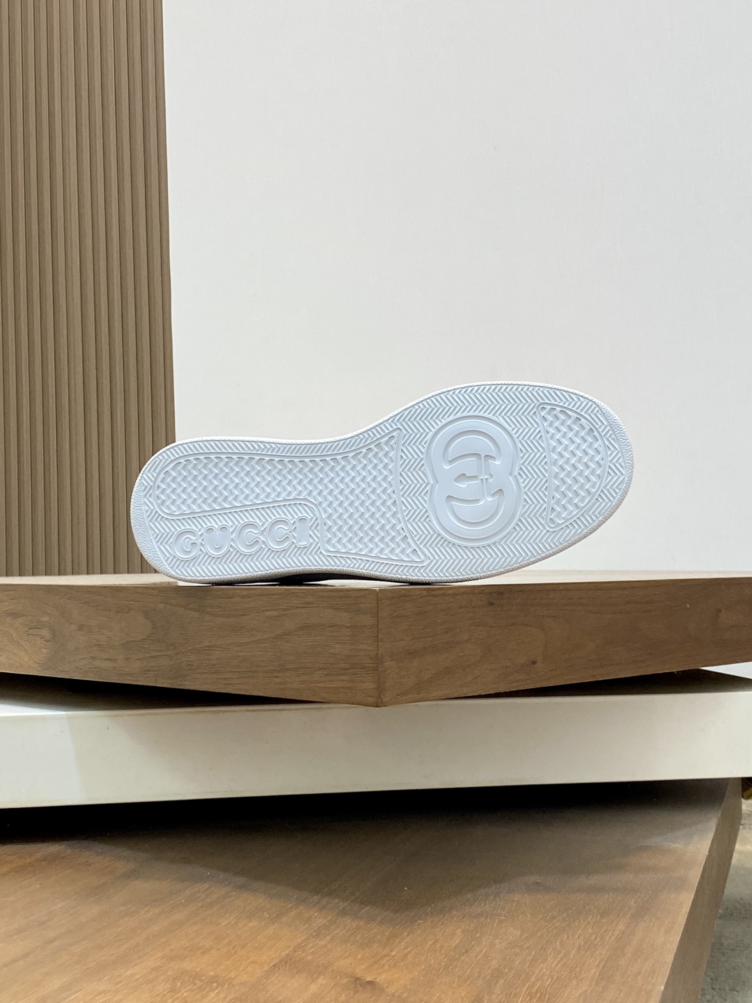 Gucci Leather Sneakers with Embroidered Logo - Premium Quality 10 cmp i1745254082863 3522 0 8
