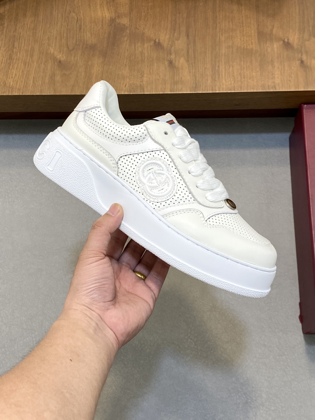 Gucci Leather Sneakers with Embroidered Logo - Premium Quality 5 cmp i1745254261835 8667 0 3
