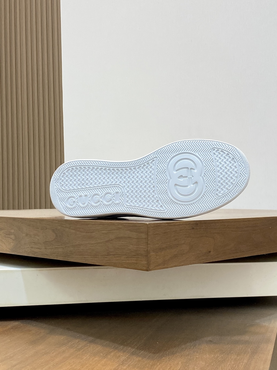 Gucci Leather Low-Top Sneakers, Women's Fashionable Athletic Shoes Size 39-44 10 cmp i1745254262698 8371 0 8