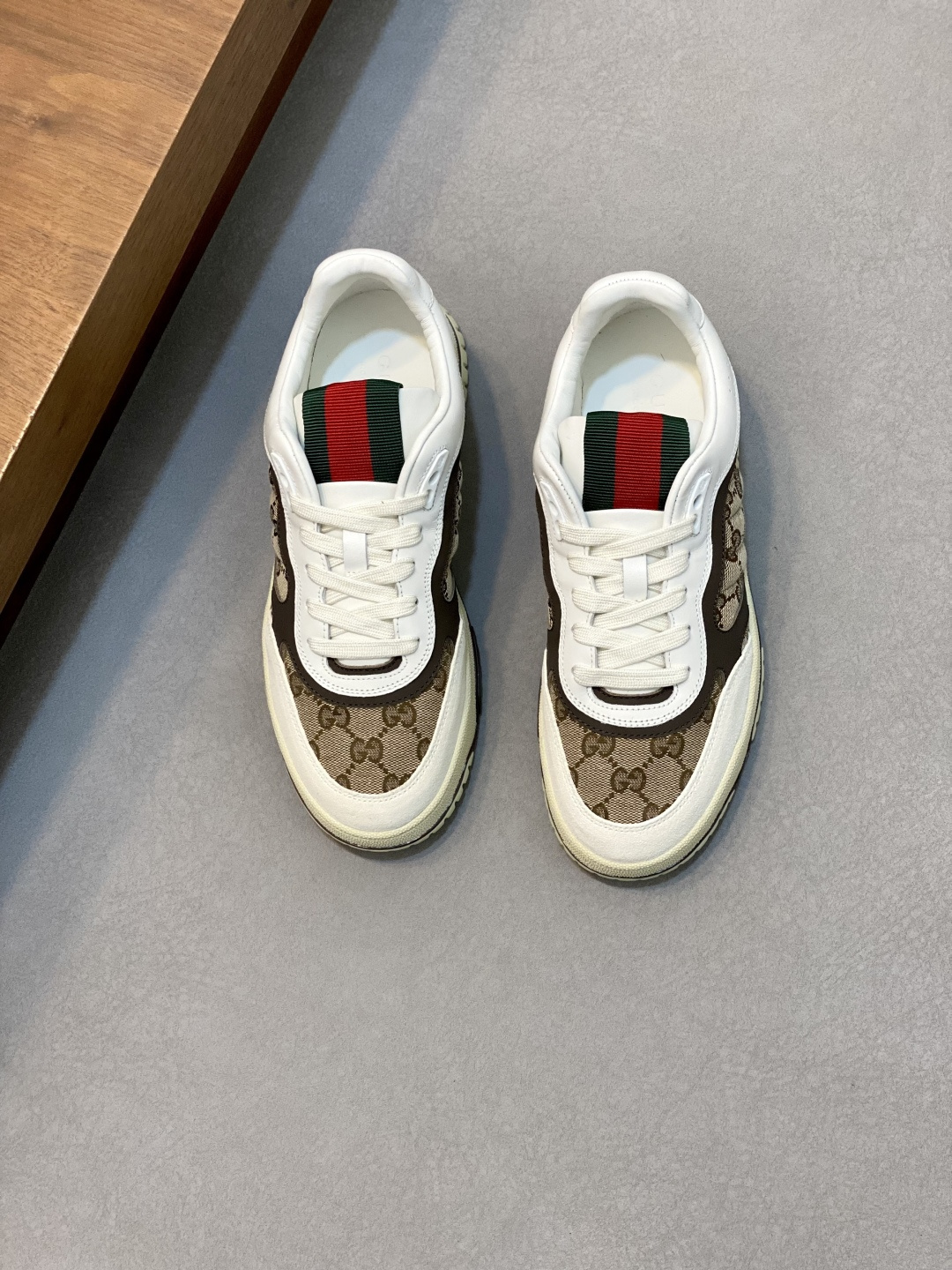 NO:349221,【G U C ＊I】Original high-quality, classic casual style for men, regular code 39-44 (5-10) cloth, full leather, updated simultaneously!  Original single high-quality products. Exclusive original single customized latest brand elements pierced double G canvas with grained calfskin!  Full calfskin is attached to the inner lining, latex force foot pad!  Original TPU bottom!  goods!  Look at the details carefully, the texture is super strong!  But 11 can withstand all kinds of tests!  G786186, 38, 45 Custom made non-return, cowhide19860909【G U C ＊I】 原单高品 男士经典休闲款 正码39一44(5－10） 布 全皮 同步更新！原单高品.独家原单订制最新品牌元素刺透双G帆布配粒面小牛皮！内里附垫全小牛皮,乳胶回力垫脚！原TPU大底！货！品质细看细节图,质感超强！可11经得起各种考验！G786186,38,45定做不退换,,cowhide,Men's shoes