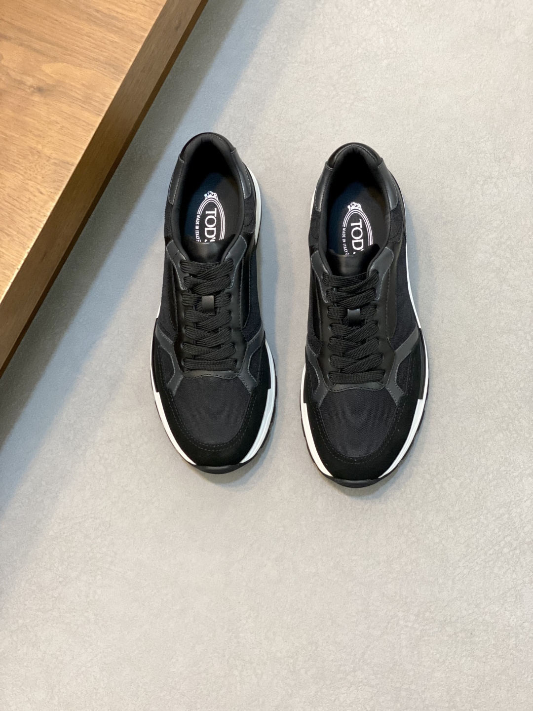 NO:222577,Brand TOD'S Color Original Color Number 38-44 Standard Code Price Material Todds Men's New Style Casual Shoes Original single quality, top layer cowhide, breathable Comfort Cowhide Inner cowhide, strong leather texture Original outsole Comfortable footwear Lightweight, TOD'S Casual Shoes, Tod's, cowhide19860909品牌TOD'S 颜色原版配色 码数38-44标准码 价格 材质托德斯男士 新款 休闲鞋 原单品质、采用头层牛皮拼接搭配、透气 舒适 牛皮 内里牛皮垫脚、皮质感极强原版大底 上脚舒适 轻便,TOD'S 休闲鞋,Tod's,cowhide,Men's shoes