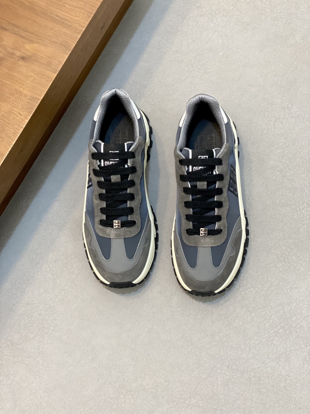 GIVENCHY Men's GIV 1 Leather Sneakers - Stylish & Comfortable, Height Increasing 2 cmp i1745426141009 9520 0 0