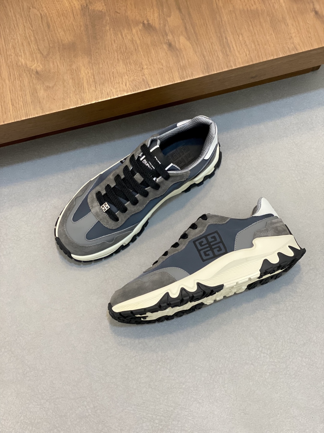 GIVENCHY Men's GIV 1 Leather Sneakers - Stylish & Comfortable, Height Increasing 6 cmp i1745426168538 5657 0 4
