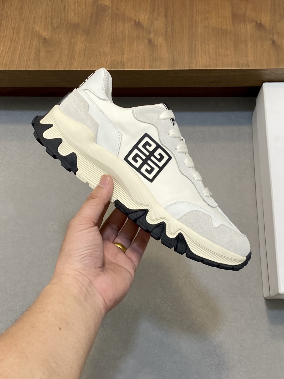 Giv *y Men's White Leather Platform Sneakers with 4G Logo 5 cmp i1745426247119 3182 0 3