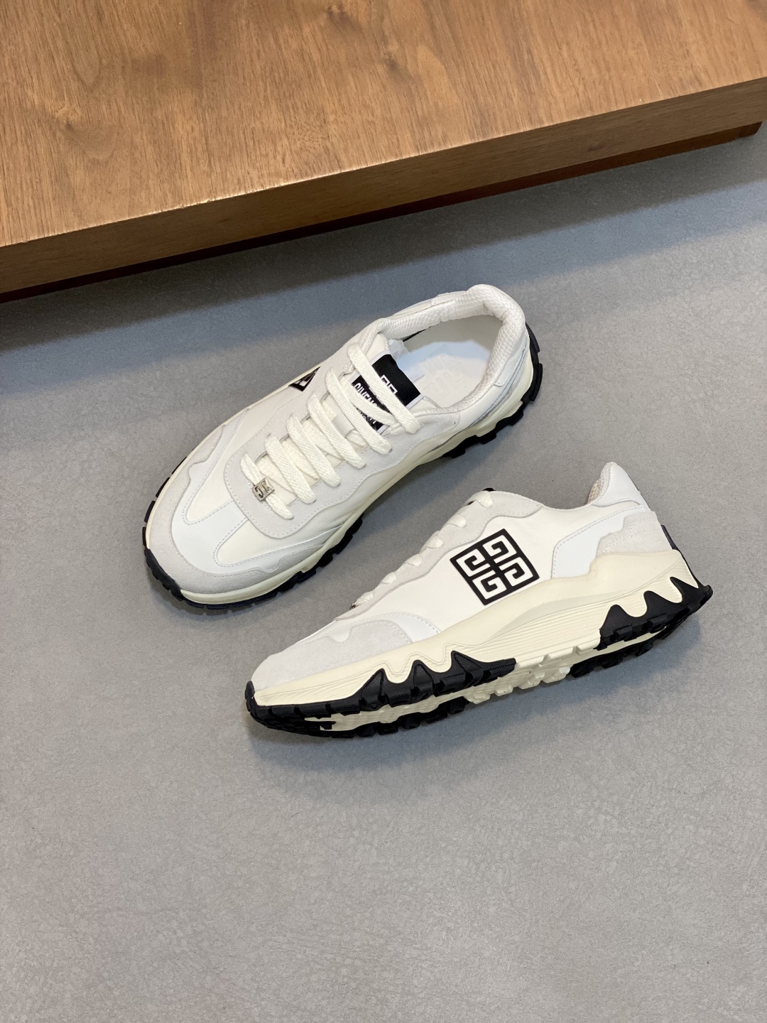 Giv *y Men's White Leather Platform Sneakers with 4G Logo 6 cmp i1745426496725 5606 0 4