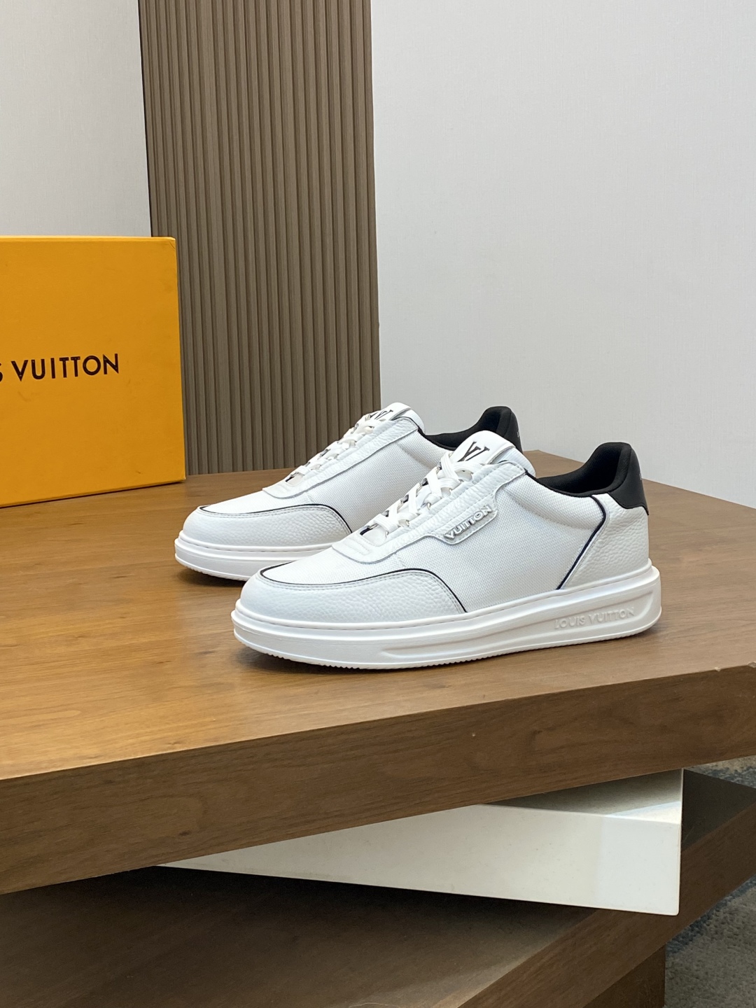 Louis Vuitton Men's White Leather Monogram Lightweight Casual Sneakers 4 cmp i1745430144977 3928 0 2