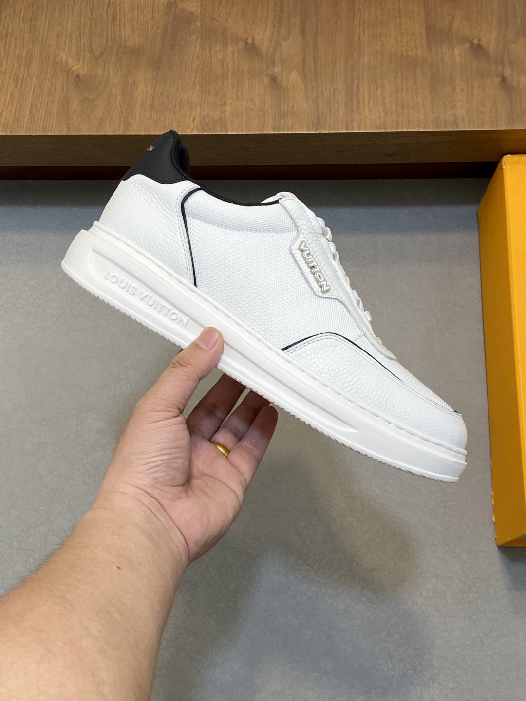 Louis Vuitton Men's White Leather Monogram Lightweight Casual Sneakers 5 cmp i1745430144992 8465 0 3