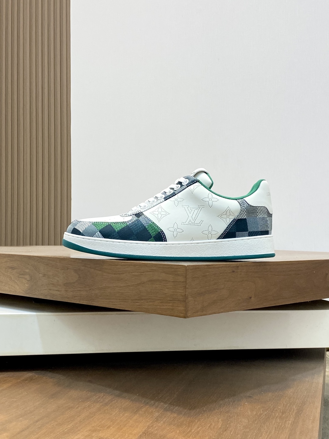 Louis Vuitton Men's Nappa Leather Sneakers with Checkered Trim - Sizes 38-44 3 cmp i1745684876779 8698 0 1