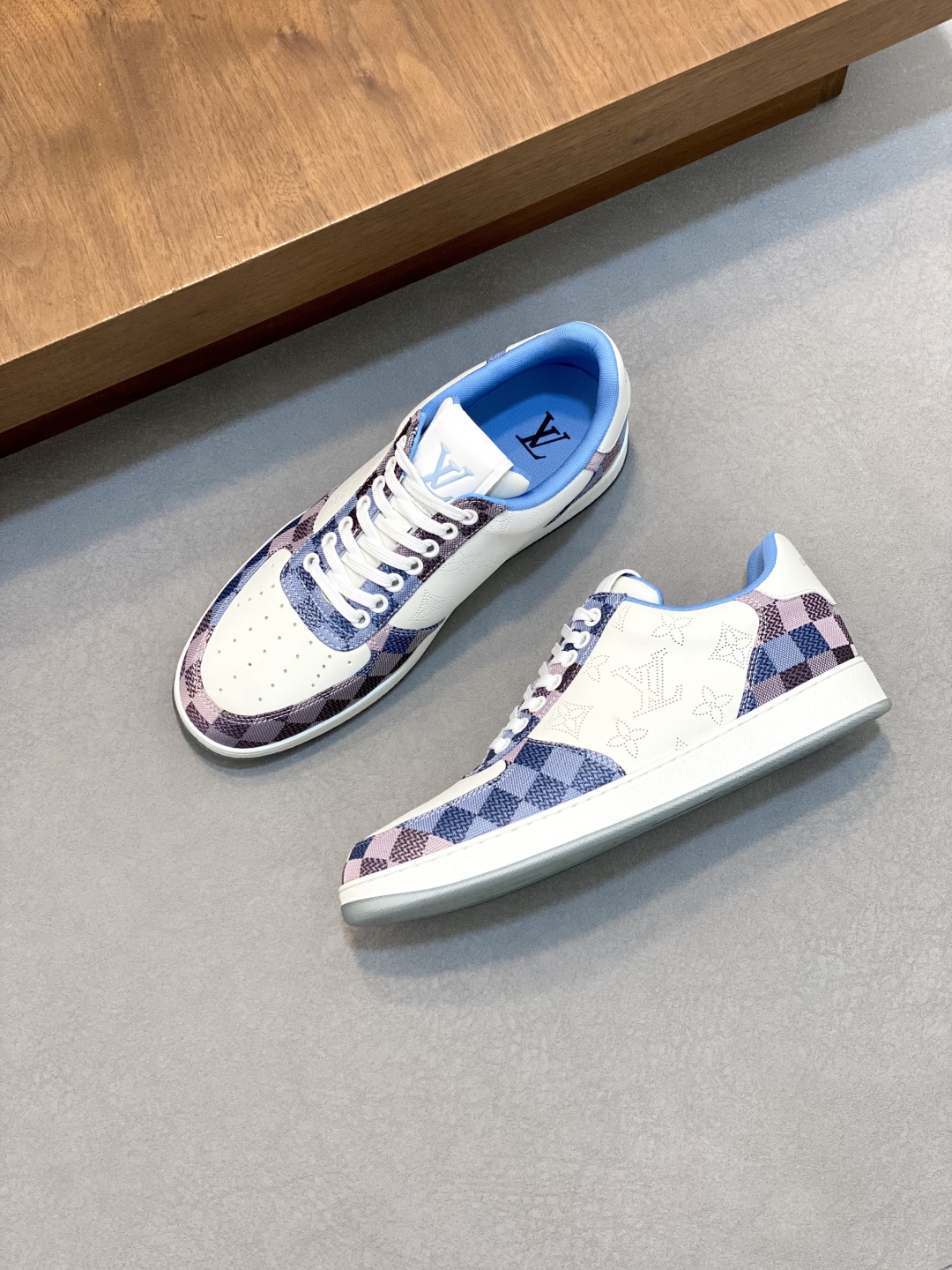 Louis Vuitton Men's Nappa Leather Sneakers with Damier Pattern, Sizes 38-44 6 cmp i1745684890497 1779 0 4