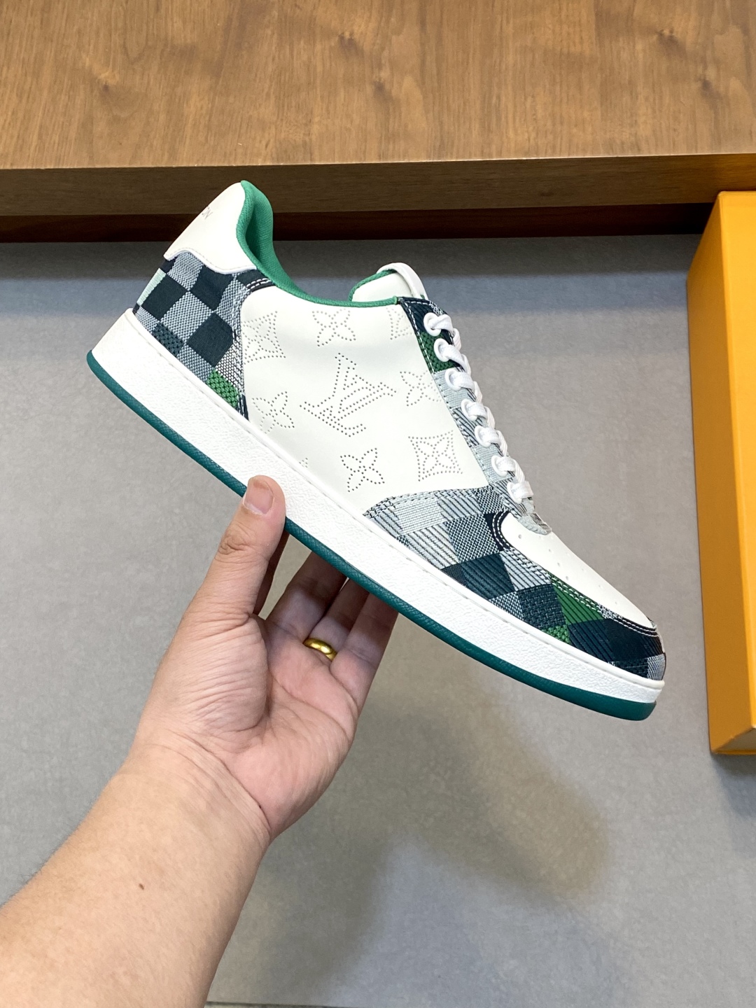 Louis Vuitton Men's Nappa Leather Sneakers with Checkered Trim - Sizes 38-44 5 cmp i1745685006632 609 0 3