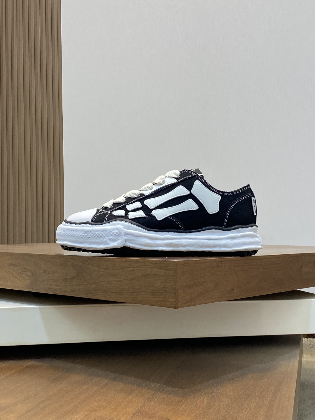 Amiri Bone Runner Low-Top Sneakers, Unisex Denim Casual Shoes 2 cmp i1745943620139 2444 0 1