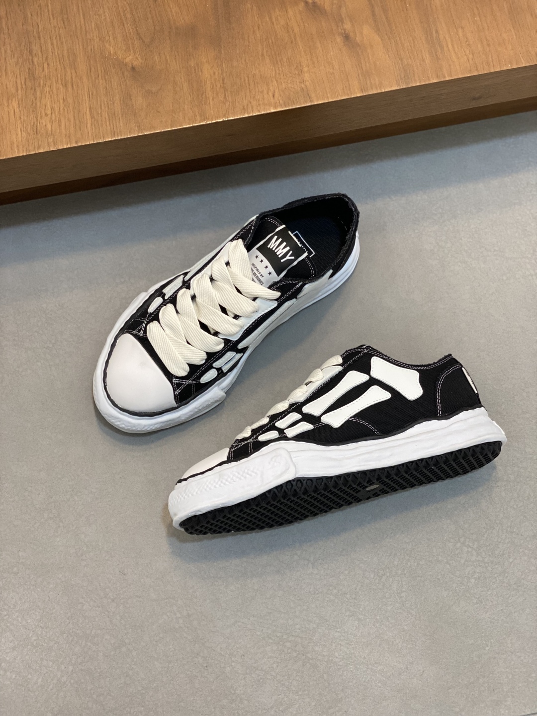 Amiri Bone Runner Low-Top Sneakers, Unisex Denim Casual Shoes 5 cmp i1745943700608 2611 0 4