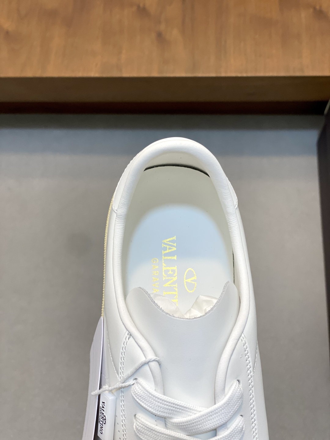 Valentino Garavani White Leather Sneakers with Gold-Tone Logo, Size 39-44 8 cmp i1746289635274 6624 0 6