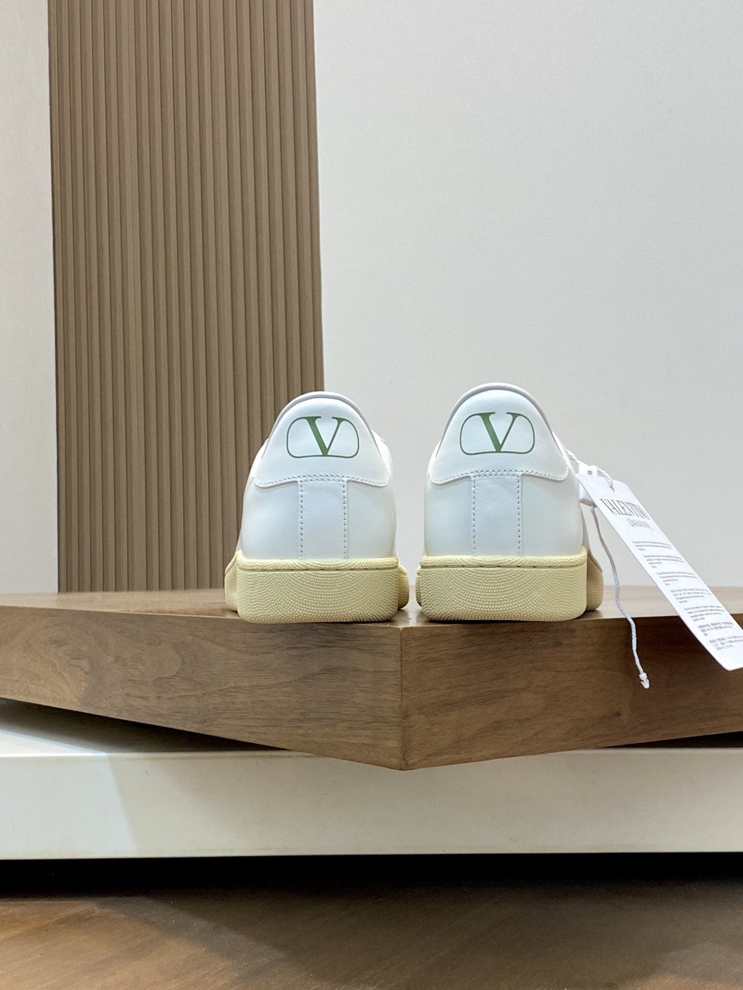 Valentino Garavani White Leather Sneakers with Gold-Tone Logo, Size 39-44 9 cmp i1746289700276 2751 0 7