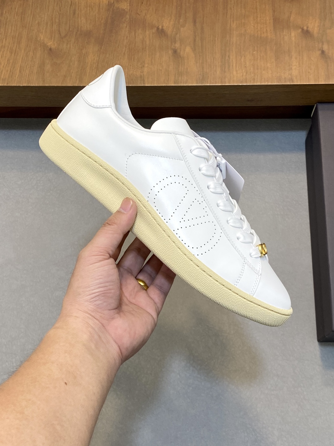 Valentino Garavani White Leather Sneakers with Gold-Tone Logo, Size 39-44 5 cmp i1746289700281 8423 0 3