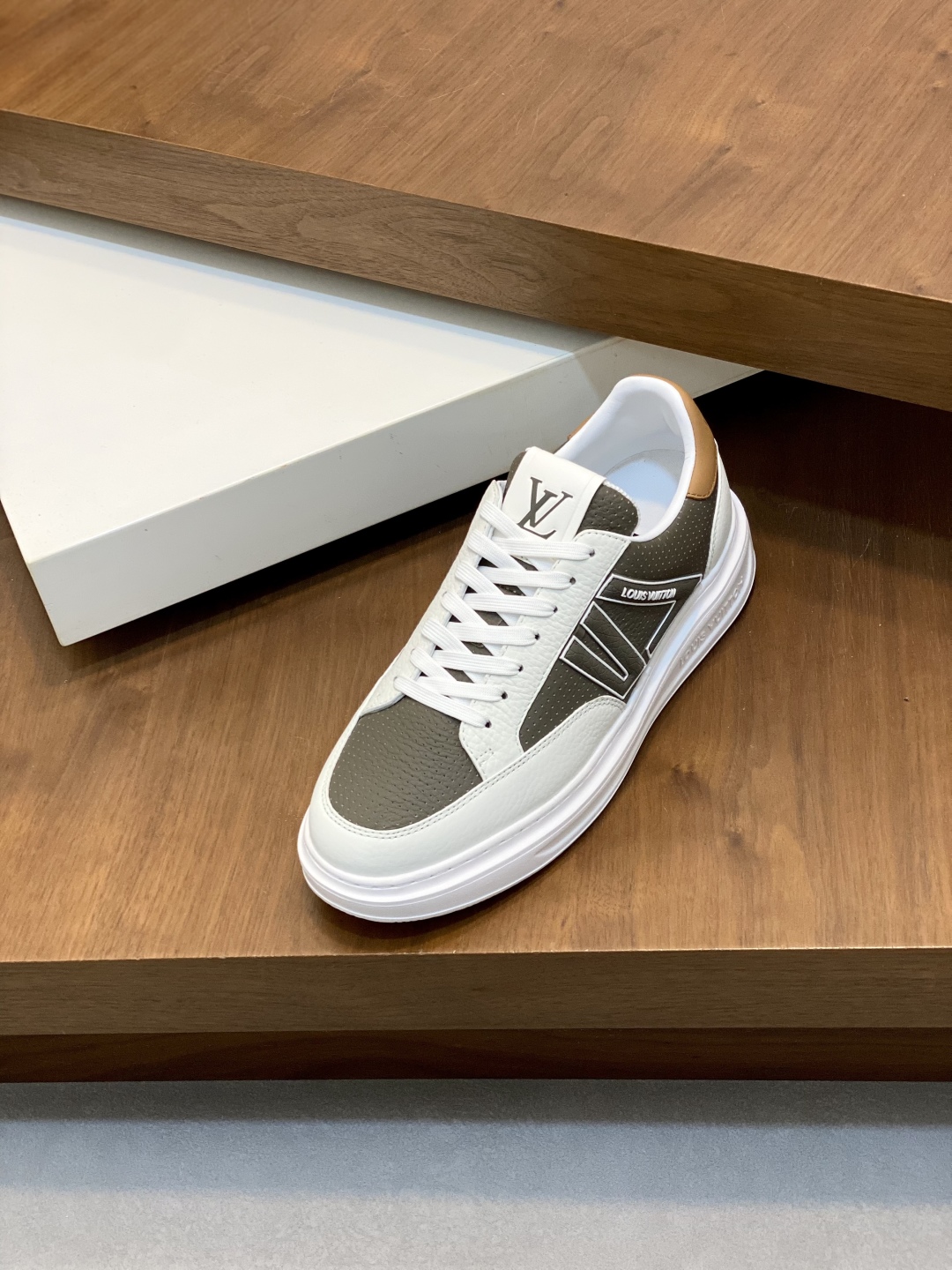 Louis Vuitton Men's Leather Sneaker Trendy Casual Shoes Size 39-44 7 cmp i1746551418868 1653 0 5