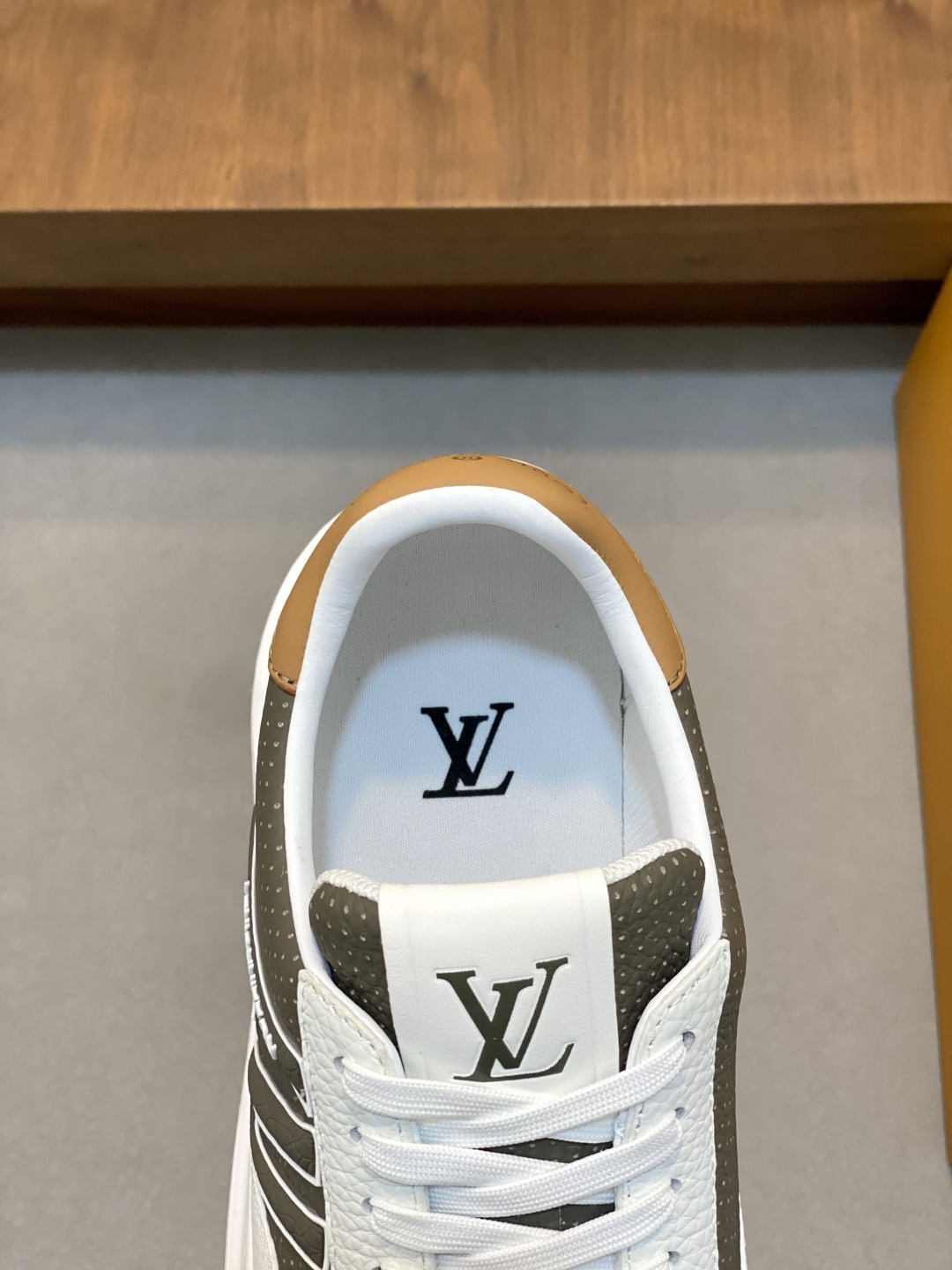 Louis Vuitton Men's Leather Sneaker Trendy Casual Shoes Size 39-44 8 cmp i1746551462823 4165 0 6