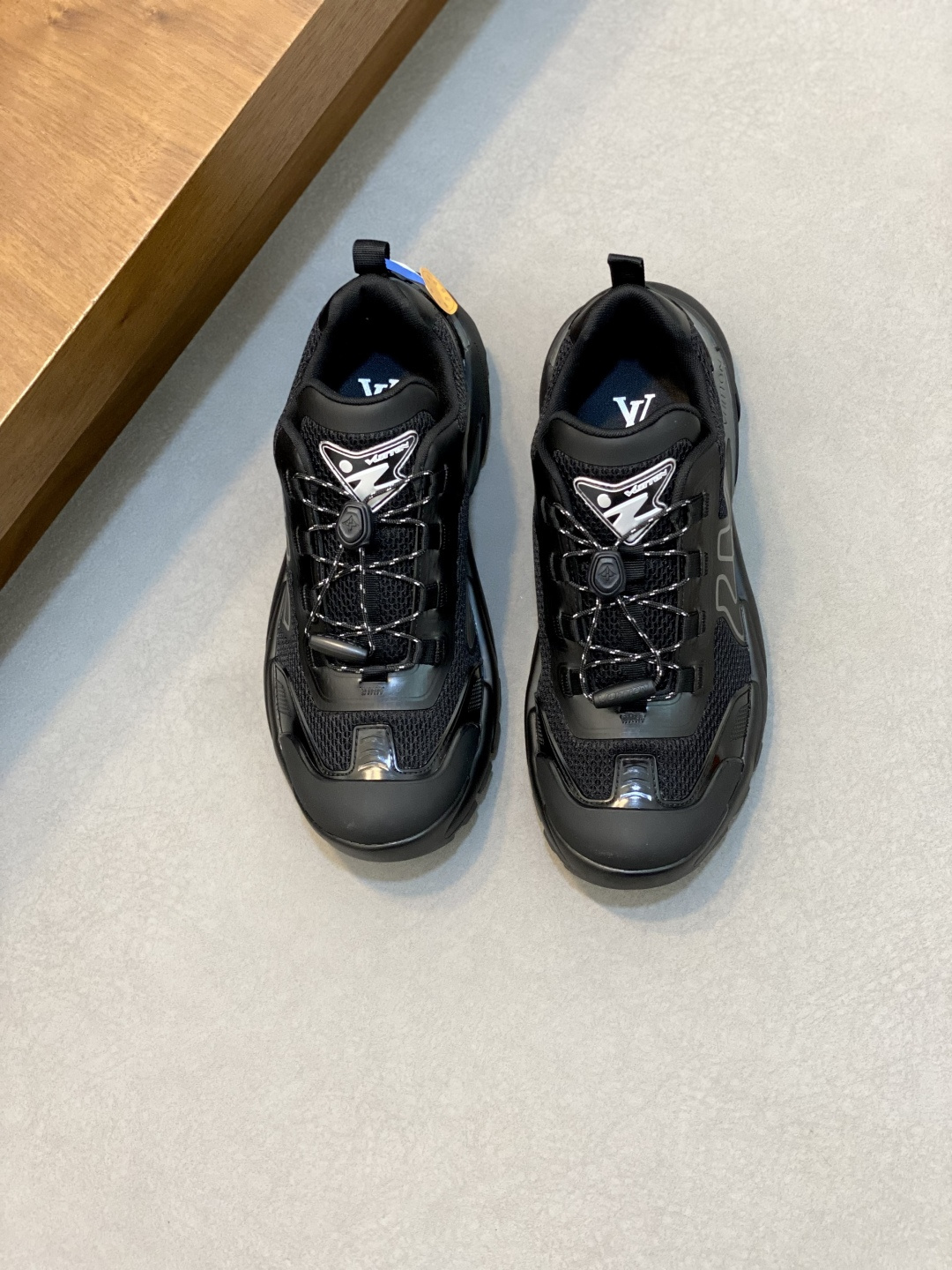 NO:223081,Brand LOUIS VUITTON original color matching code number 39-44 customized 38.45.46 price Material new Louis Vuitton men's casual shoes!  High-quality Labon craft upper is made of cowhide with original material LV Comfortable breathable mesh cloth Neli mesh cloth footbed style Simple and atmospheric LV original outsole, Louis Vuitton, louis vuitton, louis vuitton, louis vuitton, louis vuitton, cowhide19860909品牌LOUIS VUITTON 颜色原版配色 码数39-44定做38.45.46 价格 材质路易威登新款 男士 休闲鞋！高品质拉邦工艺鞋面采用牛皮搭配原版材质LV 舒适透气网布内里网布垫脚版型时尚 简单大气LV原版大底,路易威登,louis vuitton,louis vuitton,louis vuitton,cowhide,Men's shoes