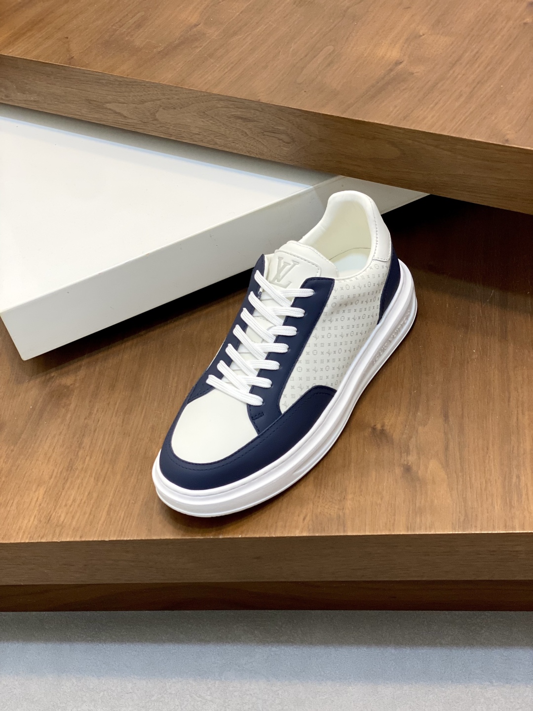 Louis Vuitton Men's White Leather Monogram Casual Sneakers, Size 38-44 7 cmp i1746896705775 7012 0 5