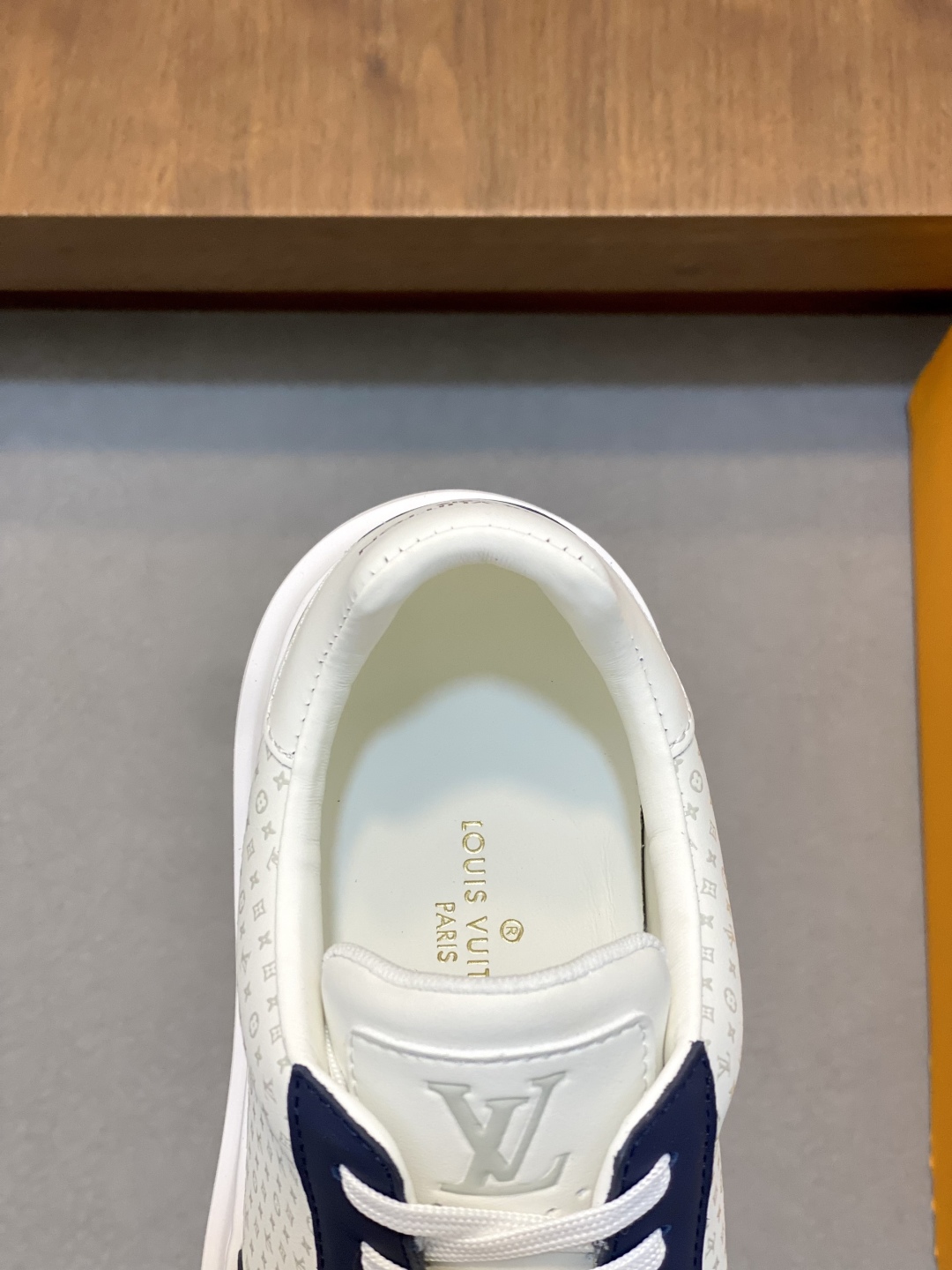 Louis Vuitton Men's White Leather Monogram Casual Sneakers, Size 38-44 8 cmp i1746896705775 9641 0 6