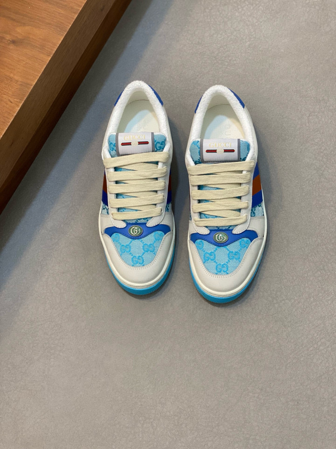 NO:223373,G Top Purchase Gu The counter of the street-fried street-fried men's trendy shoes is available at the same time. Original configuration is available in Italy imported original cowhide with printed fabric, high-quality splicing complex craftsmanship, soft and comfortable terry cloth inner mat, original sole is specially supplied with original sole, super comfortable, original order goods, high quality, can enter and exit the counter at will, welcome to compare the counter synchronization, number 38-44 (order 45), Guqi casual shoes, cowhide19860909G 顶级代购 古 炸街男神潮鞋专柜同步发售原厂配置,意大利进口原版进口牛皮搭配印花布面料,高品质拼接复杂工艺,柔软舒适毛巾布内里垫,鞋底原厂特供原版底超级舒适,原厂跟单货 高品质,可随意进出专柜,欢迎对比专柜同步,码数 38-44（订 45）,古奇 休闲鞋,cowhide,Men's shoes