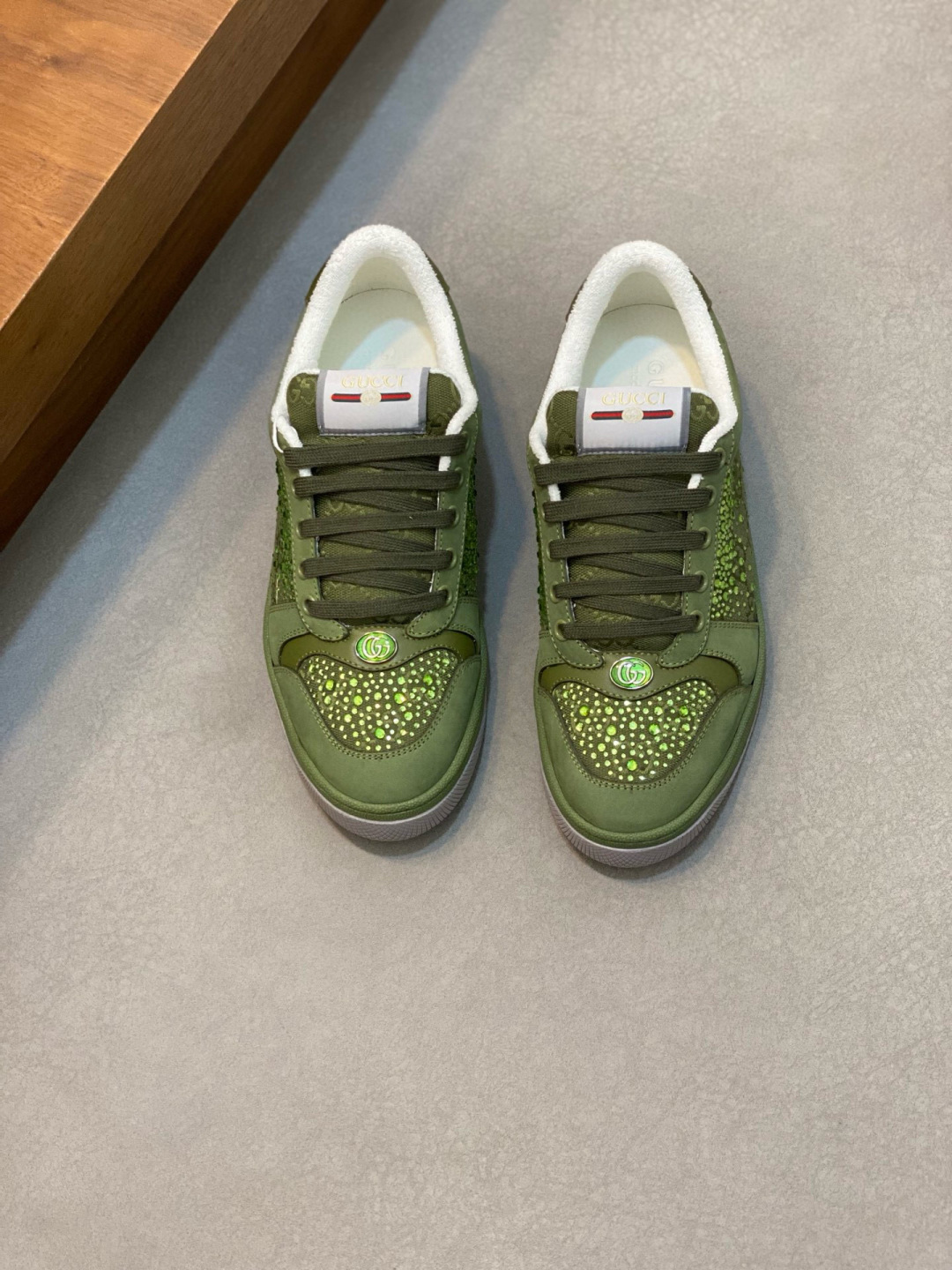 NO:223381,G Top Purchase Gu The counter of the street-fried street-fried men's trendy shoes is available at the same time. Original configuration is available in Italy imported cowhide fabric, Italian rhinestone high-quality splicing complex craftsmanship, soft and comfortable towel cloth inner sole original special original sole is super comfortable, original order goods, high quality, can enter and exit the counter at will, welcome to compare the counter synchronization, number 38-44 (order 45), Guqi casual shoes, cowhide19860909G 顶级代购 古 炸街男神潮鞋专柜同步发售原厂配置,意大利进口进口牛皮搭配布面料,意大利水钻高品质拼接复杂工艺,柔软舒适毛巾布内里鞋底原厂特供原版底超级舒适,原厂跟单货 高品质,可随意进出专柜,欢迎对比专柜同步,码数 38-44（订 45）,古奇 休闲鞋,cowhide,Men's shoes