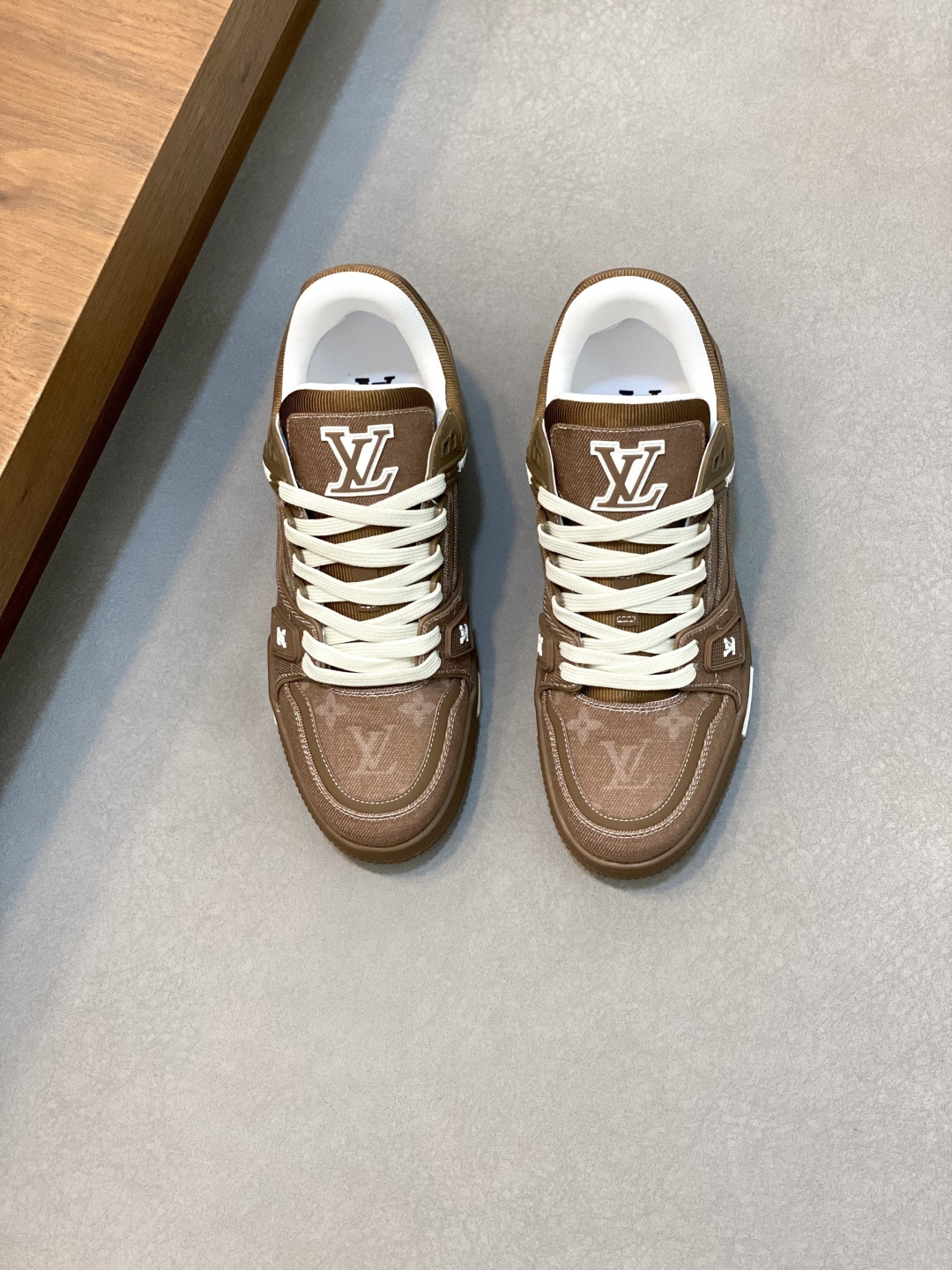 NO:341762,Brand LOUIS VUITTON original color matching code number 38-45 standard code price material new Louis Vuitton men casual shoes!  High-quality Labon craft upper is made of cowhide with original material LV Comfortable breathable mesh cloth Neli mesh cloth footbed style Simple and atmospheric LV original outsole, Louis Vuitton, louis vuitton, louis vuitton, louis vuitton, louis vuitton, cowhide19860909品牌LOUIS VUITTON 颜色原版配色 码数38-45标准码 价格 材质路易威登新款 男士 休闲鞋！高品质拉邦工艺鞋面采用牛皮搭配原版材质LV 舒适透气网布内里网布垫脚版型时尚 简单大气LV原版大底,路易威登,louis vuitton,louis vuitton,louis vuitton,cowhide,Men's shoes