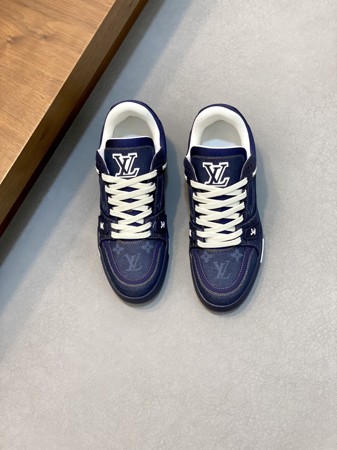 NO:223371,Brand LOUIS VUITTON original color matching code number 38-45 standard code price material new Louis Vuitton men casual shoes!  High-quality Labon craft upper is made of cowhide with original material LV Comfortable breathable mesh cloth Neli mesh cloth footbed style Simple and atmospheric LV original outsole, Louis Vuitton, louis vuitton, louis vuitton, louis vuitton, louis vuitton, cowhide19860909品牌LOUIS VUITTON 颜色原版配色 码数38-45标准码 价格 材质路易威登新款 男士 休闲鞋！高品质拉邦工艺鞋面采用牛皮搭配原版材质LV 舒适透气网布内里网布垫脚版型时尚 简单大气LV原版大底,路易威登,louis vuitton,louis vuitton,louis vuitton,cowhide,Men's shoes