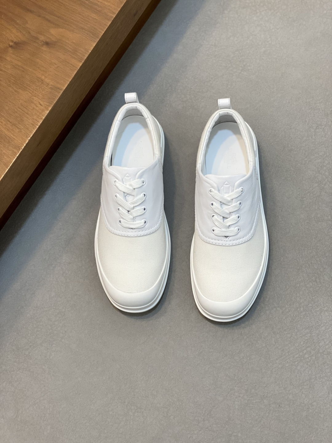 NO:338611,H counter new men's casual loafers, the fabric is made of Korean imported linen and comfortable material spliced ​​calfskin, lightweight EVA original outsole, Labang last method to create a very light, vibrant and fashionable style!  Size38-44 (45 46 customized), Hermes casual shoes, hermes, loafers, cowhide19860909H专柜新款男士休闲乐福鞋,面料采用韩国进口麻布舒适材质拼接小牛皮,轻质EVA原版大底,拉邦套楦做法 打造非常轻盈活力时尚风格！ Size38-44（45 46定做）,爱马仕 休闲鞋,hermes,loafers,cowhide,Men's shoes