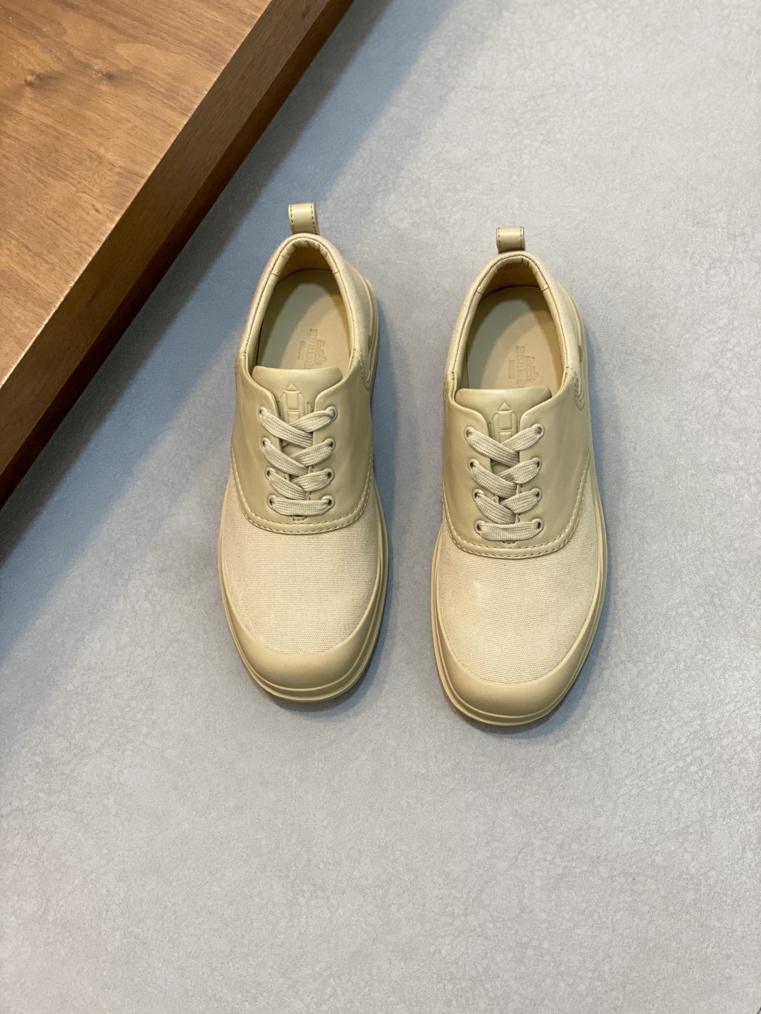 NO:338582,H counter new men's casual loafers, the fabric is made of Korean imported linen and comfortable material spliced ​​calfskin, lightweight EVA original outsole, Labang last method to create a very light, vibrant and fashionable style!  Size38-44 (45 46 customized), Hermes casual shoes, hermes, loafers, cowhide19860909H专柜新款男士休闲乐福鞋,面料采用韩国进口麻布舒适材质拼接小牛皮,轻质EVA原版大底,拉邦套楦做法 打造非常轻盈活力时尚风格！ Size38-44（45 46定做）,爱马仕 休闲鞋,hermes,loafers,cowhide,Men's shoes