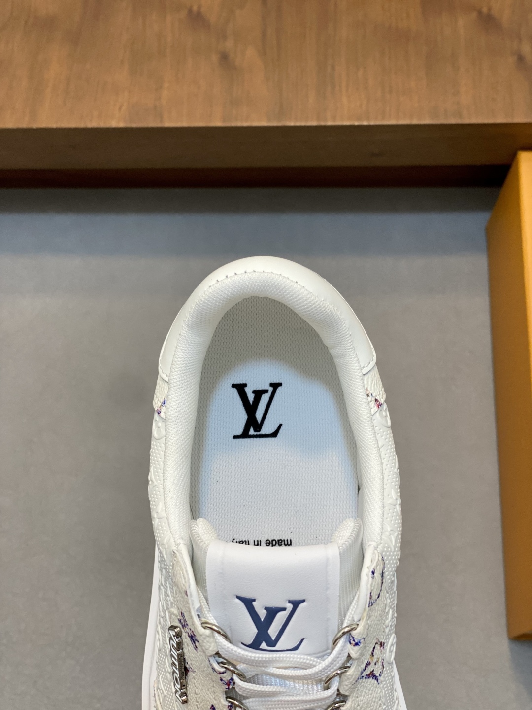 Louis Vuitton Men's White Leather Monogram Casual Sneakers Shoes 8 cmp i1747935979615 5223 0 6